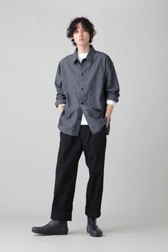 Men’s Casual Workwear, Male Artist Outfit, Men Japanese Fashion, Masc Business Casual, Short Guy Outfits, Male Standing Pose Reference, Japanese Menswear