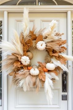 21 Best DIY Halloween Door Decorations You Need To Recreate Diy Fall Wreath For Front Door, Halloween Outside Decorations, Easy Diy Halloween Decor, Diy Halloween Door Decorations, Halloween Diy Door, Thanksgiving 2023, Halloween Door Wreaths, Halloween Outside