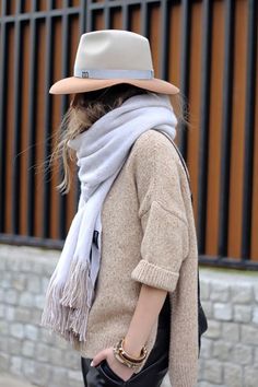 SUNDAY´S INSPIRATION: KEEP IT WARM | BeSugarandSpice - Fashion Blog Walking Down The Street, Winter Mode, Mode Inspo, Fall Winter Outfits, Street Styles, Look Fashion