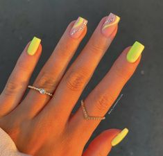 Hannah Taylor Nails, Acrylic Nails Ideas Yellow, Nails Idee Summer, Neon Nail Ideas Summer Square, Square Yellow Nails, Neon Nail Ideas Summer Short, Cute Nails With Designs, Simple Neon Nails, Nails For May