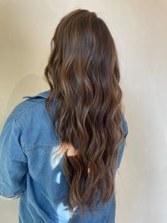 Long mermaid wavy hair balayage Brunette Waves Long, Mermaid Waves Brown Hair, Long Hair Inspo Brunettes Dark Brown, Long Slightly Wavy Hair, Mermaid Curls Long Hair, Layers For Long Wavy Hair, Long Brown Hair Balayage, Long Brown Hair Curled, Wavy Hair Balayage