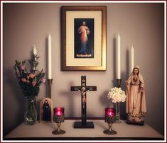 Catholic Home Altar Ideas Living Rooms, Alter Ideas, Family Altar, Catholic Home, Altar Ideas