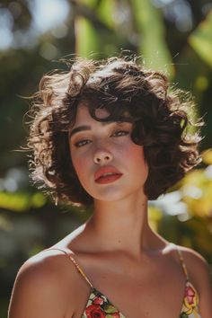 Curly Hair Short Women, Curly Bob Wedding Hairstyles, Short Short Curly Hair, Curly Hair Square Face, 3a Short Hair, Curly Bangs Short Hair, Wolf Cut Short Curly Hair, Messy French Bob, Curly Hair Cuts With Layers Short