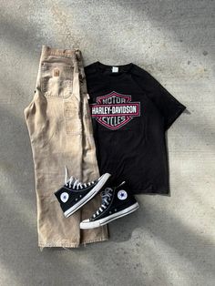 Streetwear Men Outfits 2023, School Outfits Masc, Harley Davidson Outfits Men, Women Vintage Outfits, Outdoor Professional Outfit, Outfit Ideas For Men Casual, Vintage Shirt For Fall Streetwear, Gay Fall Outfits, Comfy Masc Outfits