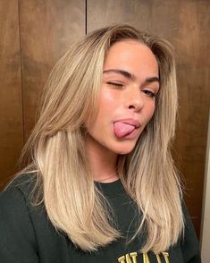 Sand Tropez, Medium Length Blonde Hair, Medium Length Blonde, Medium Blonde Hair, Bangs With Medium Hair, Blonde Hair Inspiration, Blonde Hair Looks, Haircuts For Medium Hair, Haircuts Straight Hair