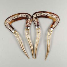 A pair of belle epoque tortoiseshell and diamond hair combs, circa 1905 Edwardian Hairstyles, Diamond Hair, Elsa Schiaparelli, Head Jewelry, Vintage Hair