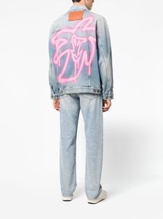 graffiti-print denim jacket from PALM ANGELS featuring light blue, fuchsia pink, cotton, stonewashed, distressed finish, graffiti print, logo patch to the rear, classic collar, front button fastening, two chest flap pockets, two front welt pockets and straight hem. Size Info STANDARD Color Detail Blue Made In Italy Material Lining: Polyester 65%, Cotton 35% Outer: 100% Cotton Season One Fall-Winter Season Two Fall-Winter Product coats Brand Palm Angels Size And Fit This piece fits true to size. Printed Denim Jacket, Print Denim, Latest Fashion Design, Graffiti Prints, Denim Jacket Men, Printed Denim, Light Blue Denim, Fuchsia Pink, Palm Angels