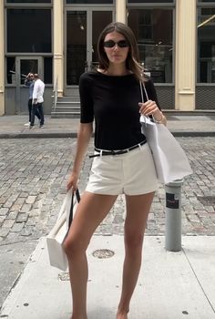 Khaki Leather Jacket Outfit, Kelsey Merritt Outfits, Tita Fits, Womens Lounge Set, New York Shopping, September Outfits, Parisian Outfit, Stylish Summer Outfits, 가을 패션