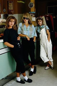 Boom. : Daily Boom 80's Throwback: Bananarama - 'Cruel Sum... Fashion 90s Style, Look 80s, Mode Retro, Cooler Style, 80’s Fashion, Fashion 90s, Fashion 80s, 80s And 90s Fashion, Outfit Vintage