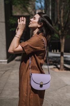 What Colors Go With Lavender Lavender Sweater, Interesting Outfits, Lavender Bags, Influencers Fashion, Red Burgundy