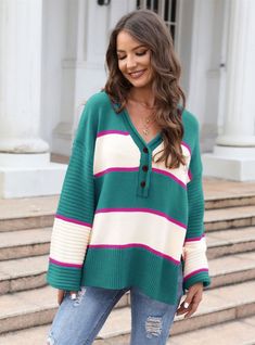 Pattern: color matchingVersion: loose typeLength: ordinary style (50cm < length ≤65cm)Collar type: V-neckSleeve length: long sleevesColor: green, burgundySize: S,M,L,XL Style Casual Chic, Pull Oversize, Summer Beach Dress, Street Outfit, Loose Sweater, Ribbed Neckline, Green Sweater, Types Of Collars, Knitted Pullover