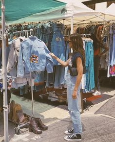 Market Outfit Ideas, Flea Market Outfit, Flea Market Aesthetic, Market Outfit, Ty Dye, Vintage Flea Market, Pop Up Market, Emma Rose, Causual Outfits