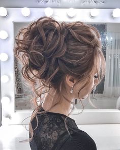 Peinados elegantiosos para las que no quieren verse bien seños Summer Wedding Hairstyles, Messy Hair Updo, Romantic Updo, Night Gowns, Messy Updo, בר מצווה, Elegant Look, Chic Hairstyles