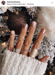 Metallic Nail Designs, Metallic Nails Design, Nail Designs Ideas, Ten Nails, Metallic Nail, Makeup Nails Designs, Gel Nails At Home, Nail Ring, Metallic Nails