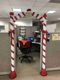 Creative Christmas Décor For Office Cubicles - Oh Well Yes Christmas Cube Decorations, Office Christmas Decorations Cubicles, Office Xmas Decorations, Holiday Office Decor, Candy Land Christmas Door, Candy Land Christmas Decorations, Candy Land Christmas Tree