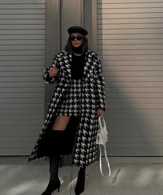 Winter Dressing, Houndstooth Coat, Outfits With Hats, Coat Outfits, Fancy Outfits, Outfits Casual, Winter Fashion Outfits