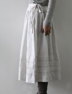 Muted Clothes, Retro Mode, Monday Tuesday, Lovely Clothes, Linen Skirt, 가을 패션, Historical Fashion, Mode Fashion, Japanese Fashion