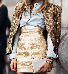 that'd be Balmain's poster child #EricaPelosini in glittering gold. Paris. Golden Skirt, Gold Skirt, Gold Outfit, Winter Street, Balmain Paris, Button Style, Dior Couture, Looks Style, Mode Inspiration