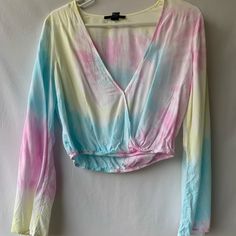 Deep V Small Front Closure Tie Dye Never Worn Crop Top Pastel Colors Pink Ladies Outfit, Crop Top Long Sleeve, Crop Top Long, Woman Clothes, Tie Dye Crop Top, Pink Car, Samsung Wallpaper, Long Crop Top, Women Clothes