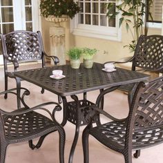 an image of a table and chairs on the front page of a news article about outdoor furniture