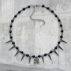 1 Pc Beautiful Glass Spider Gothic Black Color Women Beaded Necklace Party Favours Punk Jewelry Necklaces, Ideas For Necklaces With Beads, Punk Beaded Jewelry, Goth Necklace Diy, Homemade Necklace Ideas, Alternative Necklace, Spider Beads, Weird Accessories, Spike Choker