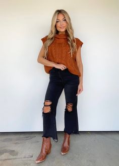 Black Crop Flare Denim – Lane 201 Lane 201, Looks Country, Crop Flare, Junior Fashion, Cropped Flares, Outfit Inspo Fall, Denim Flares, Fall Fashion Outfits, Mom Outfits