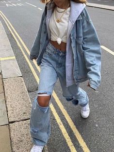 Urban Outfitters Outfit, Converse Outfits, Mode Ulzzang, Kim Kardashian Outfits, Kardashian Outfit, Urban Outfitters Clothes, Outfit Jeans, Chill Outfits, Looks Street Style