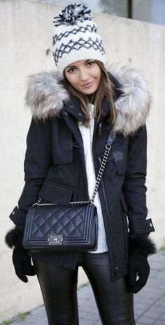 This is such a cute winter outfit idea! Check out some of the best websites for winter coats! #wintercoatssnow Best Winter Coats, Peacoats, Cute Winter Outfits, Cold Weather Outfits, Winter Coats, Winter Coats Women, Inspiration Mode