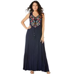 In most-loved lightweight crinkle, this easy a-line-silhouette maxi effortlessly flows over curves and features front and back princess seams. Scoop neckline with decorative tassels. Crinkle Dress, Decorative Tassels, Crinkle Fabric, Maxi Dress Navy, Princess Seams, Sleeveless Maxi Dress, Casual Elegance, Look Chic, Printed Maxi Dress