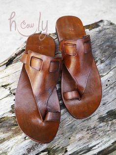 Hippie Sandals, Handmade Leather Sandals, Gucci Mane, Leather Sandals Handmade, Mens Leather Sandals, Toe Post Sandals, Handmade Sandals, Beautiful Sandals, Sandals Brown