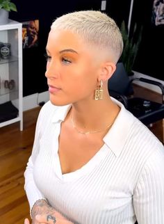 Black Womens Fade Haircut Short Hair, Buzz Cut Women Round Face, Short Haircut For Round Faces, Haircut For Round Faces