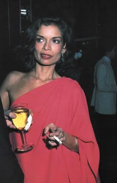 Bianca Jagger Studio 54, Retro Editorial, Studio 54 Fashion, Halston Dress, 70s Glam, Outfit Essentials, Bianca Jagger, Disco Style, Fashion 70s