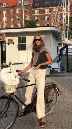 European Style Outfits, Scandinavian Outfit, European Outfits, October Outfits, European Summer Outfits, Skandinavian Fashion, Diy Vetement, London Outfit, Europe Outfits