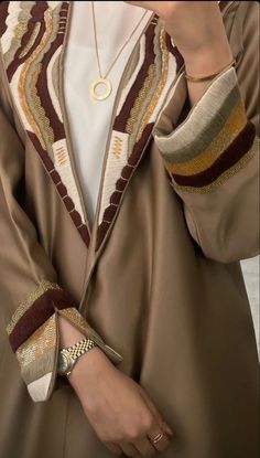 Abaya Designs Latest, Dubai Abaya, Modest Fashion Hijab, Muslim Fashion Hijab Outfits, Hijabi Fashion Casual, Mode Abaya, Modest Dresses Casual, Muslim Fashion Hijab, Modesty Fashion