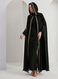 WF ATELIER Model height: 177 CM 100% Polyester Length: 152cm Cape Dress, Abaya Fashion, White Embroidery, Embellished Dress, Set Dress, Dress Collection, Tunic Tops, Knitwear, Summer Fashion