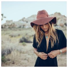 Bohemian Schick, Moda Hippie, Rocky Barnes, Festival Trends, Mode Hippie, Desert Fashion, Boho Hat, Crochet Boho, Mode Boho