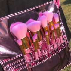 Brand New Synthetic 15 Piece Pink Brush Set Pink Brush Set, Pink Brush, Crystal Makeup, Foundation Sponge, Instant Face Lift, Makeup Blending, Eye Brushes Set, Blending Sponge, Eye Brushes