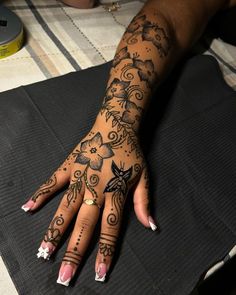 Red Henna Designs Hands, Yin Yang Henna Designs, Henna Designs Upper Arm, Henna Tattoo Sleeve Arm, Whole Arm Henna, Henna Designs Detailed, Henna Tattoo Designs Sleeve, Henna Ideas Leg, Henna Designs Sleeve