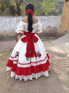 Mexico Clothes Traditional, Mariachi Dress, Traditional Mexican Clothing, Escaramuza Dresses, Mexican Traditional Clothing, Surprise Dance Outfits, Mexican Style Dresses