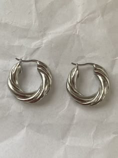 Bold Silver Jewelry, Chunky Hoop Earrings Silver, Silver Jewelry Aesthetic Earrings, Earring Inspo Silver, Chunky Silver Jewelry, Silver Accessories Aesthetic, Earings Aesthetics, Earrings Aesthetic Silver, Cute Silver Jewelry