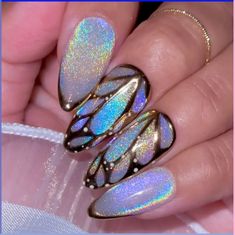 This kiss nail art hack is literally 👩‍🍳 #nailinspo #valentine\n⚠️ don’t do this with gel ⚠️ uncured gel shouldn’t touch your skin or else it can cause allergies! I created this using regular nail polish! ❤️ \n#nails\n#nailart\n#kissnails\n#valentinesnails\n#romanticnails\n#rednails\n#nailarthack\n#nailinspo\n#nailinspiration\n#lovenails\n#naillove\n#nailpolish\n#diynails\n#easynails\n#beginnernails\n#minimalnails\n#shortnails\nat home manicure short nails nail art hack design easy simple beginner nail polish idea for valentines inspo inspiration romantic kiss nails diy tutorial red polish short nails Silver Unicorn Nails, Blue Glitter Summer Nails, Elaborate Nail Designs, Cateye Christmas Nail Designs, Cat Eye Nails Inspiration, Nail Art Nail Polish, Cat Eye Swirl Nails, Really Cool Nails, Cool Unique Nails