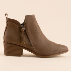 Nib Franchesca's Mia Auden Taupe Brushed Booties. 2 Inch Heel. Double Side Zippers. Pointed Toe. Taupe Light Brown Color. Brand New In Box. Size 10. Light Brown Color, Mia Shoes, 2 Inch Heels, Brown Color, Light Brown, Bootie Boots, Ankle Boots, Size 10, Women Shoes