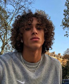 Guide Aesthetic, Inspo Hairstyles, Long Curly Hair Men, Men's Curly Hairstyles, Mens Haircuts, Boys With Curly Hair, Corte De Cabelo Masculino, Grow Hair Faster