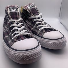 Nwt Converse All-Star Ox Low White/Red/Black Plaid Unisex Size: Men's 13 (2 Pairs Available) Color: White/Red/Black Plaid Nwt Brand New In The Box! Springfield, Mo Area! Pickup Or Ship (You Will Have To Pay For Shipping) Checkered Converse, Plaid Converse, Converse Shoes High Top, Converse All Star Ox, Plaid Shoes, Cool Shoes, Fashion Diary, Adidas Shoes Women, Bf Material