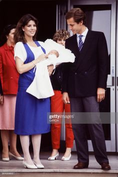 the spanish royal family with their son prince juan and queen letizia