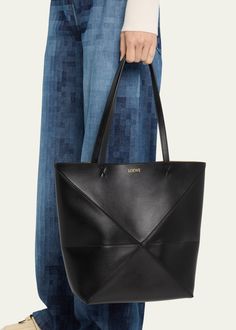 Loewe Puzzle Tote, Loewe Tote Bag, Loewe Tote, Tote Bag Outfit, Loewe Puzzle Bag, Puzzle Pattern, Uni Bag, Black Mini Bag, Loewe Puzzle