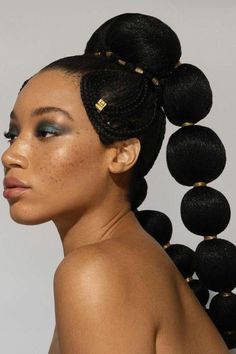 What happens when you wear braids along with bubbles? Yeah, it will be unimaginably awesome and fun. Lets see some if the crazy styles. Long Bubble Braid, Classic Braids, Semi Formal Hairstyles, Braided Headwrap, Braids Easy, Super Cute Hairstyles, Black Hairstyle, Braid Trends