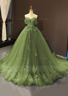 Purple Prom Dresses, Dresses Sweet 16, Green Ball Gown, Quinceanera Themes Dresses, Purple Quinceanera Dresses, Long Fitted Dresses, Purple Prom, Quince Dress, Purple Prom Dress