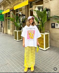 Cybercore Clothes, Yellow Skirt Outfits, Colorful Summer Outfits, Trendy Outfit Inspo, Yellow Adidas, Quoi Porter, Yellow Outfit, You Get It, Street Style Inspiration