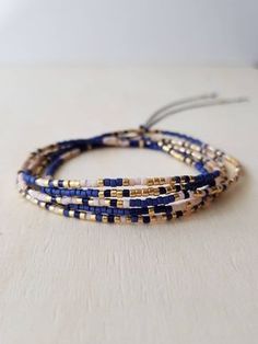 Blue Seed Bead Bracelet, Seed Bead Bracelets Diy, Seed Bead Bracelets Tutorials, Tiny Bead Bracelet, Simple Beaded Necklaces, Bead Wrap Bracelet, Seed Bead Bracelet Patterns, Seed Bead Projects, Beaded Necklace Patterns